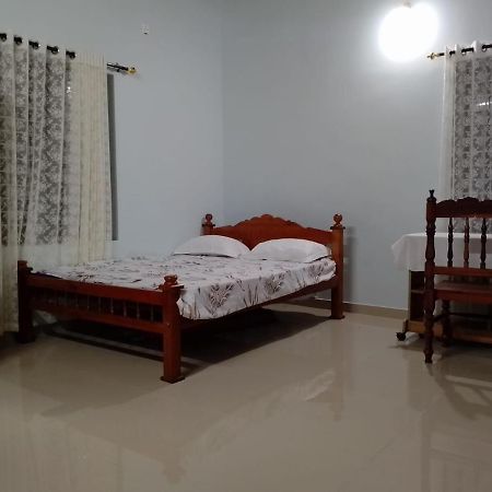 Nallukettu Service Villa Mundrothuruth Dış mekan fotoğraf
