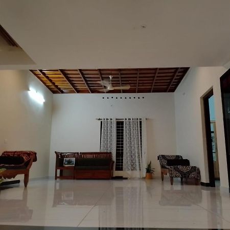Nallukettu Service Villa Mundrothuruth Dış mekan fotoğraf