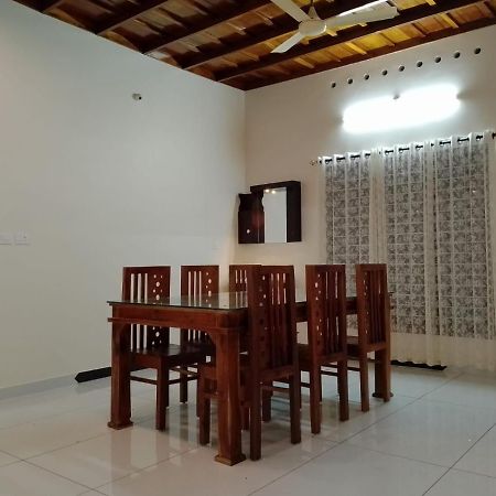 Nallukettu Service Villa Mundrothuruth Dış mekan fotoğraf